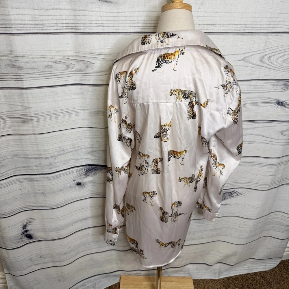 Silk Tiger Print Button-Up Shirt - Picture 2 of 4